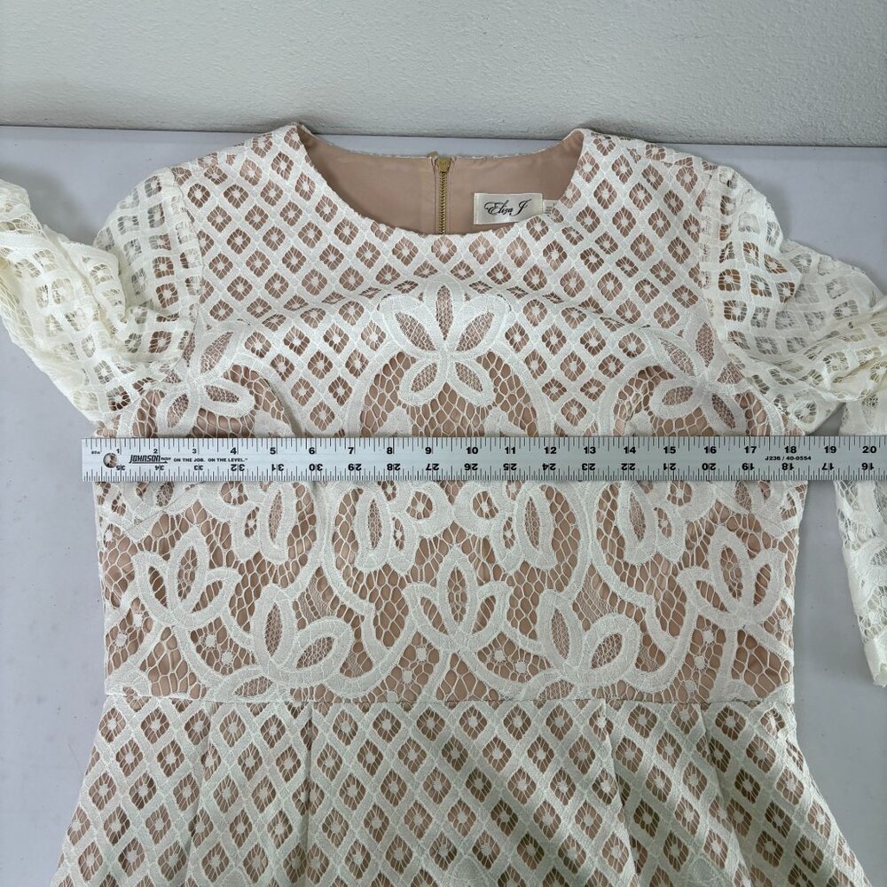 Eliza J Fit & Flare Lace Dress Petite 12 12P Ivory Nude Lining 3/4 Bell Sleeve - Picture 10 of 13